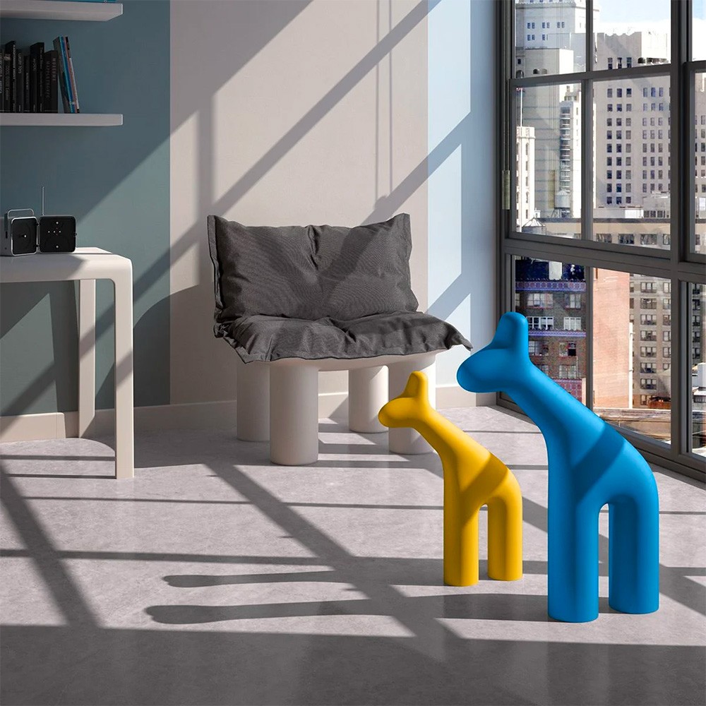 Sculpture objet design moderne girafe en polyéthylène Raffa Medium