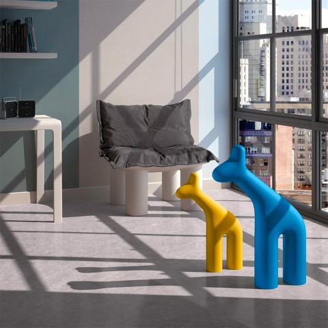 Sculpture objet design moderne girafe en polyéthylène Raffa Big Promotion