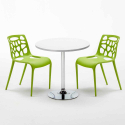 Table blanche ronde 70x70cm 2 Chaises colorées intérieur bar café Gelateria Long Island 