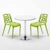 Table blanche ronde 70x70cm 2 Chaises colorées intérieur bar café Gelateria Long Island 