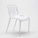 Table blanche ronde 70x70cm 2 Chaises colorées intérieur bar café Gelateria Long Island 