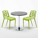 Table ronde noire 70x70 et 2 Chaises Colorées bar café Gelateria Cosmopolitan 