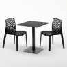 Table carrée 60x60 noire avec 2 chaises colorées Gruvyer Licorice 