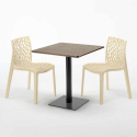 Table carrée 70x70 plateau effet bois avec 2 chaises colorées Gruvyer Melon 