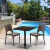 Table carrée 70x70 plateau effet bois avec 2 chaises colorées Paris Melon 