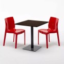 Table carrée 60x60 pied noir et plateau bois avec 2 chaises colorées Ice Kiss 