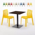 Table carrée 60x60 pied noir et surface bois avec 2 chaises colorées Gruvyer Kiss Promotion