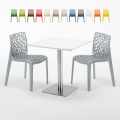 Table carrée blanche 70x70 avec pied en acier et 2 chaises colorées Gruvyer STRAWBERRY Promotion