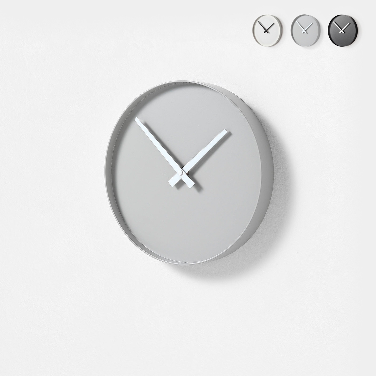 Horloge murale ronde 25 cm en métal design moderne Tokei Offre