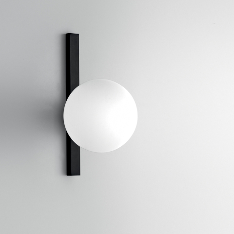 Applique en métal noir avec globe lumineux en verre blanc Enoire Promotion