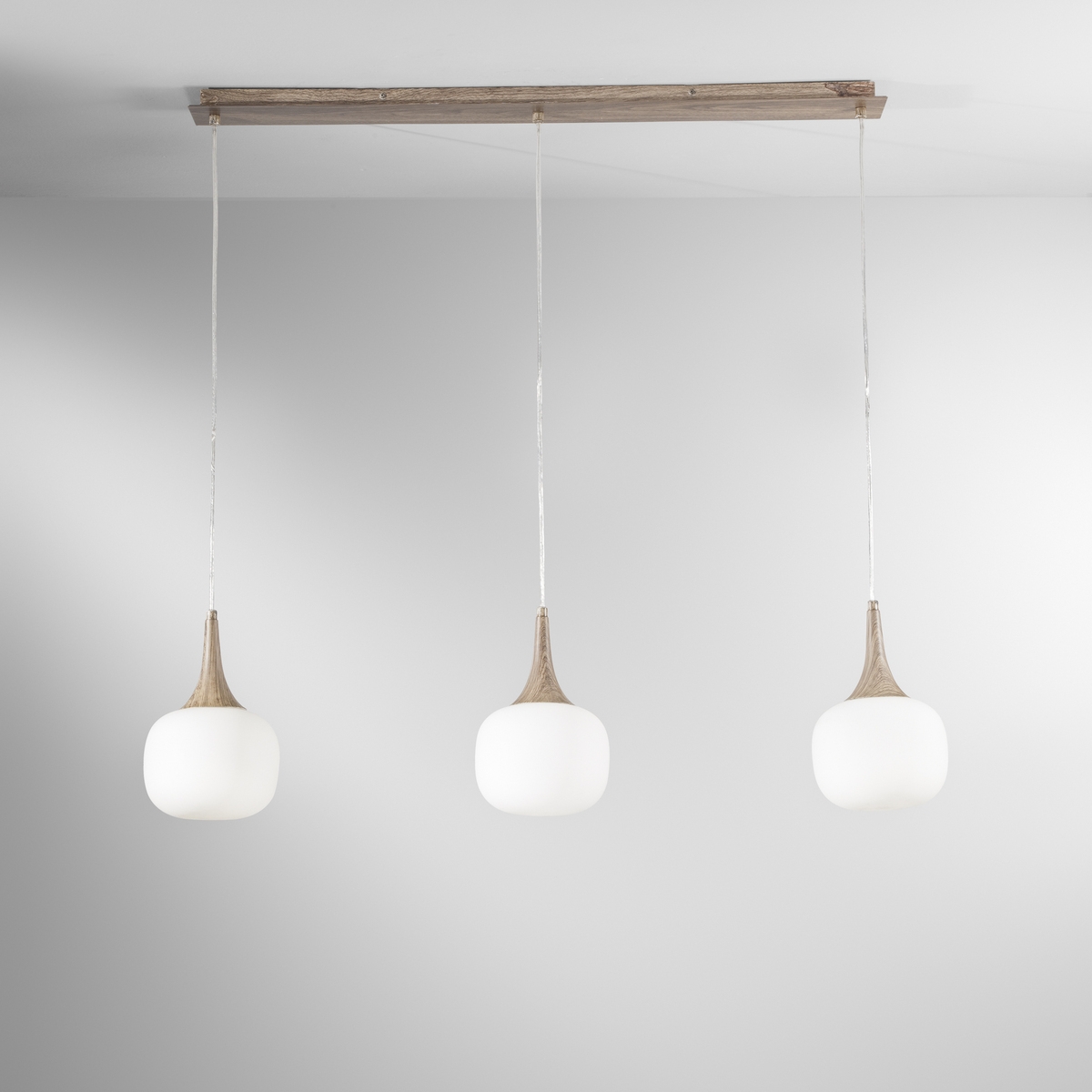 Suspension effet bois 3 lumières verre blanc opale Jaipur Promotion