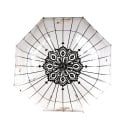 Parapluie transparent en dôme décoratif avec perroquet Offre